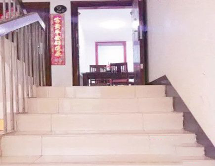 大门对着楼梯的风水影响