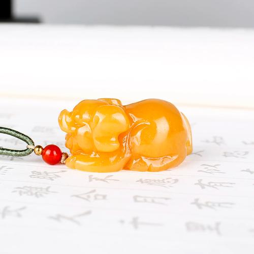 属猪2026年戴什么饰品最旺？招财化煞全攻略