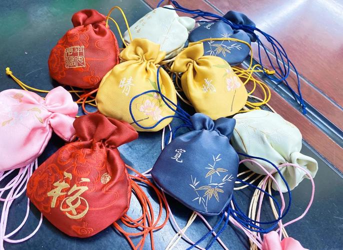 重阳节佩香囊_重阳节佩香囊_香囊辟邪驱邪原理