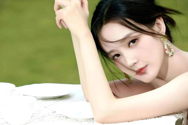 金牛座的长相特征：圆脸大眼厚唇，极具魅力的性感身材