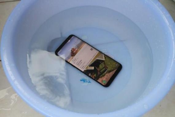 女人梦见手机掉水捞出 解开财运谜团