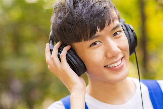 梦见同学上课或欢聚一堂预示_梦见同学_梦见同学象征意义