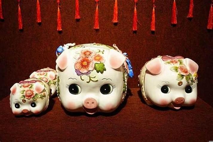 属猪女不能嫁什么方向，属猪女不宜婚配的属相_属猪女不宜婚配的属相_属猪女最适宜婚配的方向