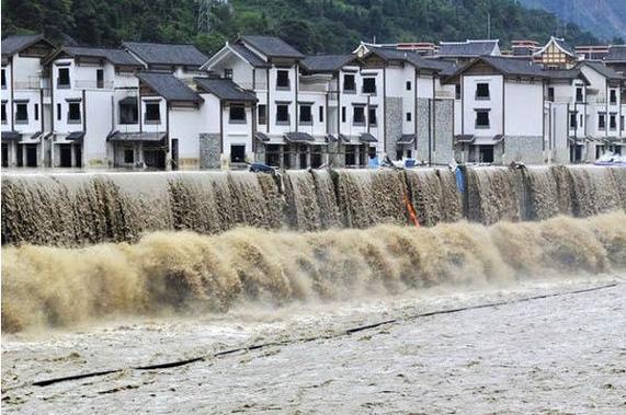 梦见山洪暴发预示什么_梦见山上发大水_梦见山上发大水下来