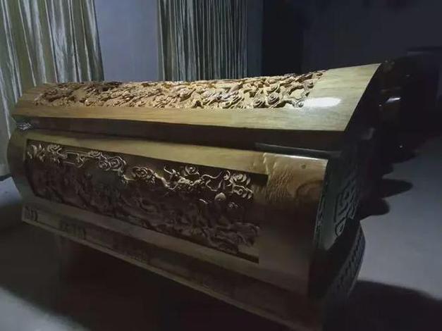梦见三口棺材是什么征兆_梦见三口棺材预示什么_梦见棺材代表什么意思