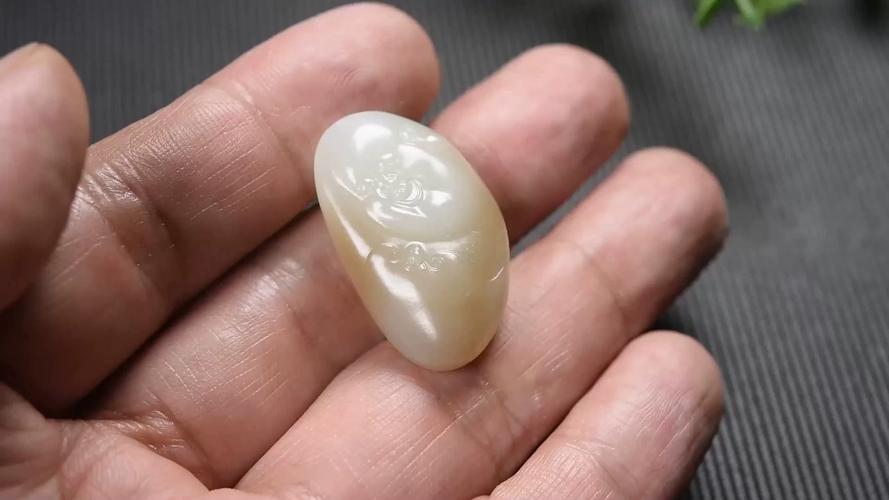 梦到捡玉饰品预兆 财运提升捡玉饰品 情感关系捡玉饰品 解梦含义_梦到捡玉饰品什么预兆