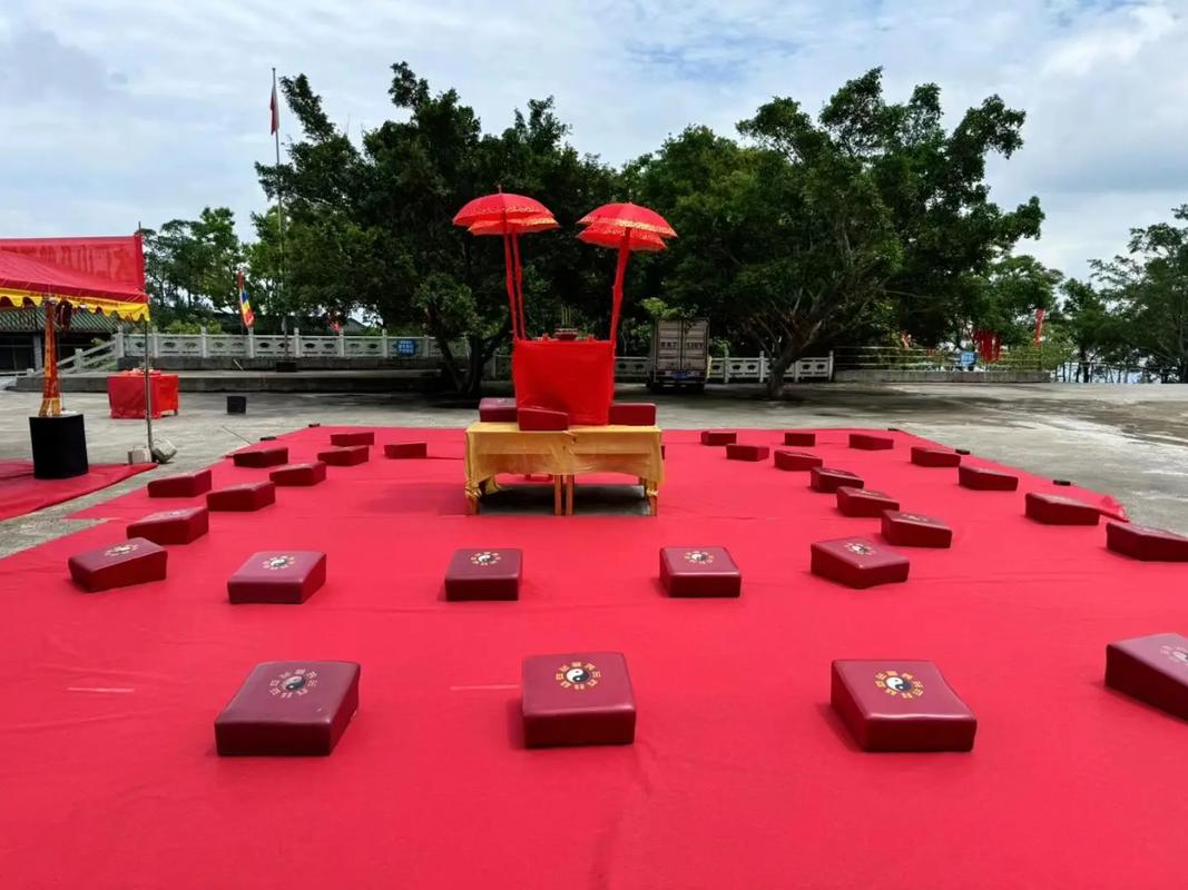 八字命带红鸾的男人_八字命带红鸾的男人性格魅力与异性缘_红鸾入命的男人在婚姻中的表现与建议