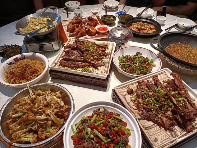 梦见吃饭、用餐_梦见聚餐预示人际关系如何_梦见吃饭预示财运如何