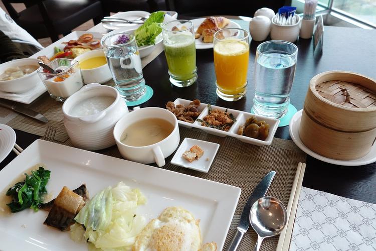梦见吃饭预示财运如何_梦见吃饭、用餐_梦见聚餐预示人际关系如何