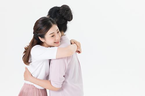 梦见拥抱是什么意思？不同人梦见拥抱的解梦全解析